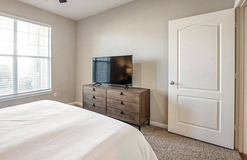 Mount Pleasant Apartment | Landing at Belle Hall Apartments - 1 Bedroom in Downtown Mount Pleasant