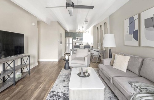 Congress Park Apartment | Landing at Black Swan - 1 Bedroom in Congress Park