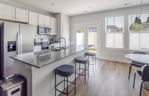 Summerville Apartment | Landing at Chamberlain Pines - 3 Bedrooms in Su.