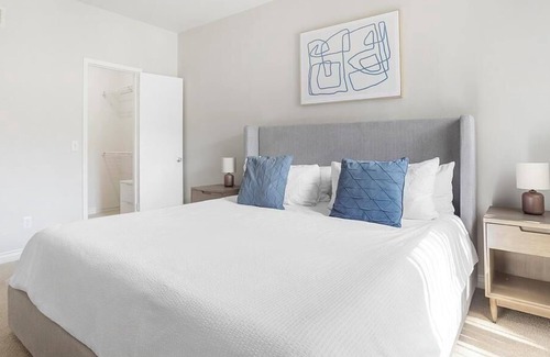 Rancho Oakey Apartment | Landing at Helix Apartments - 1 Bedroom in Rancho Oakey