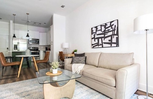 Cary Apartment | Landing at Lofts at Weston Lakeside - 1 Bedroom in Cary