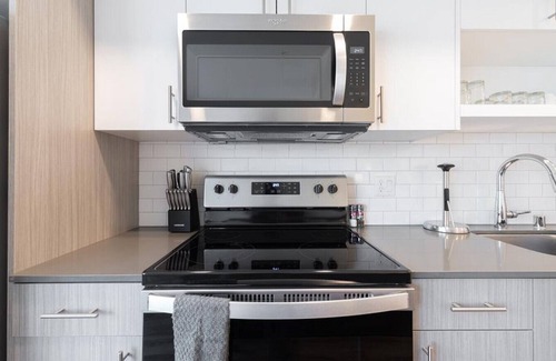 Kent Apartment | Landing at Midtown 64 - Studio in Downtown Kent