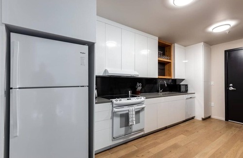 Uptown Apartment | Landing at Q21 - 1 Bedroom in Northwest Portland