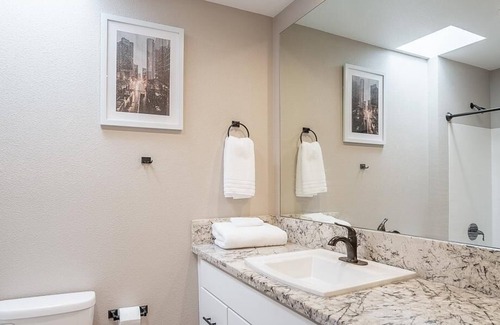 Central District Apartment | Landing at Ramblewood Apartments - 1 Bedroom in Centerville