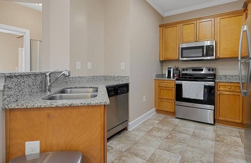 Greensboro Apartment | Landing at The Plantation at Pleasant Ridge - 2 Bedrooms in Downtown Greensboro