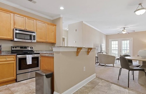 Greensboro Apartment | Landing at The Plantation at Pleasant Ridge - 2 Bedrooms in Downtown Greensboro