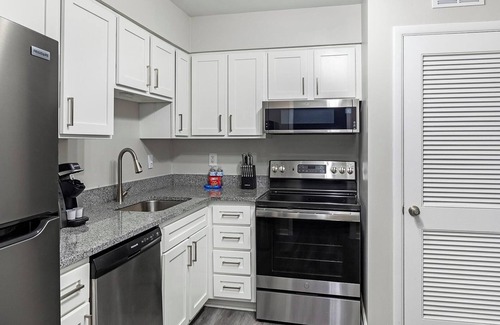 Homewood Apartment | Landing | Beautiful 2BD, Clubhouse, Gym