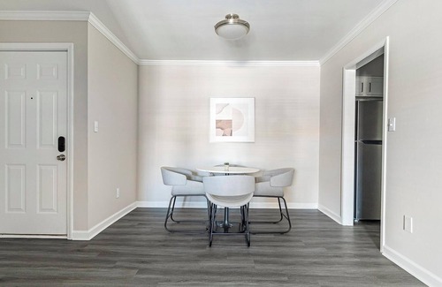 Homewood Apartment | Landing | Beautiful 2BD, Clubhouse, Gym