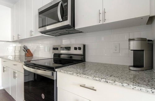 The Forum Apartment | Landing | Beautiful 1BD, Gym