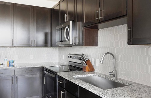 Fort Worth Apartment | Landing | Beautiful 1BD, Clubhouse, Courtyard