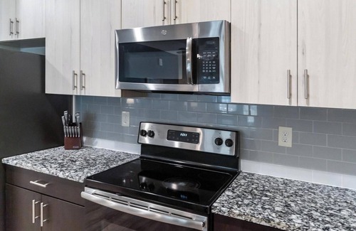 Charlotte Apartment | Landing | Beautiful 1BD, Clubhouse, Gym