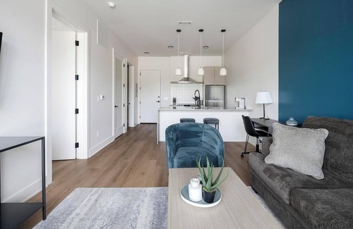 Inglewood Apartment | Landing | Beautiful 1BD, Rooftop Lounge