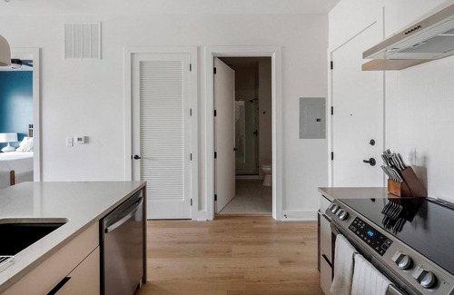 Inglewood Apartment | Landing | Beautiful 1BD, Rooftop Lounge