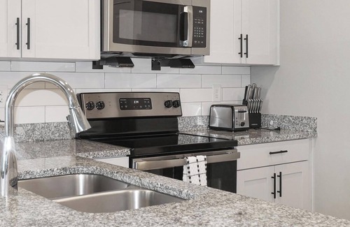 Fort Myers Apartment | Landing | Beautiful 2BD, Gym, Yoga Studio