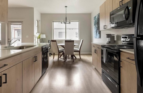 Woodburn Apartment | Landing | Beautiful 2BD, Clubhouse, Pool