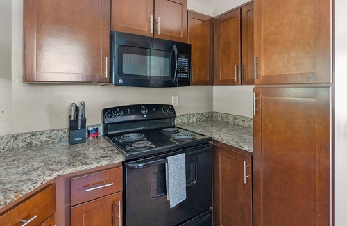 Germantown Apartment | Landing | Beautiful 3BD, Tennis Court, Gym