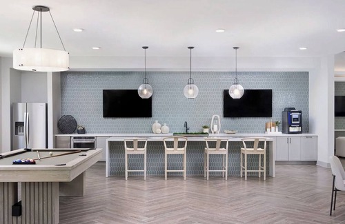 Candler Apartment | Landing | Beautiful 2BD, Clubhouse, Pool