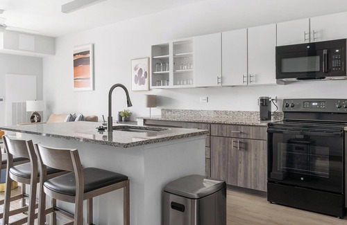 Decatur Apartment | Landing | Chic 1BD, Gym, Clubhouse