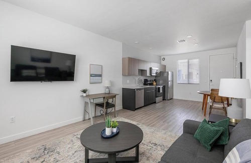 Goodyear Apartment | Landing | Chic 1BD, Clubhouse, Pool