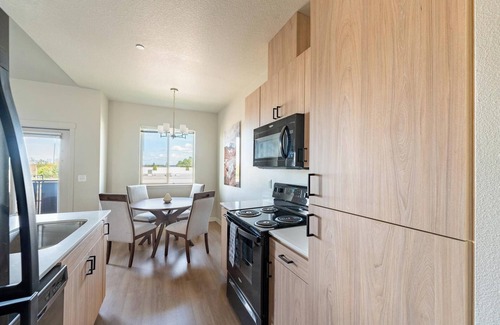 Molalla Apartment | Landing | Chic 1BD, Clubhouse, Pool