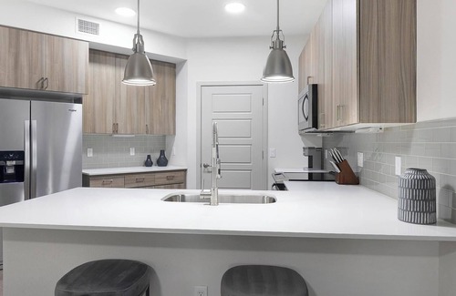 Camelback East Apartment | Landing | Chic 1BD, Clubhouse, Gym