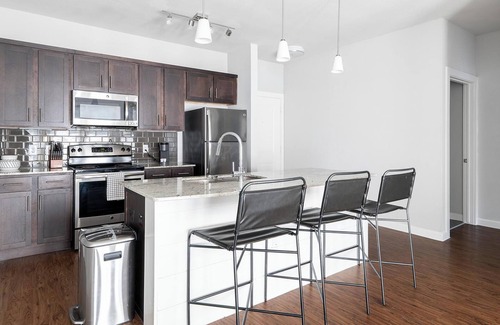 Buda Apartment | Landing | Chic 1BD, Gym, Yoga Studio