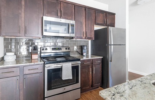 Buda Apartment | Landing | Chic 1BD, Gym, Yoga Studio