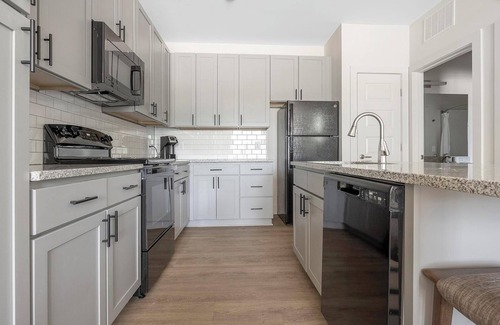 Charlotte Apartment | Landing | Chic 1BD, Pool, Gym