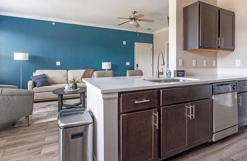 Summerville Apartment | Landing | Chic 1BD, Yoga Studio, Gym