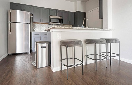 San Antonio Apartment | Landing | Chic 2BD, Clubhouse, Pool