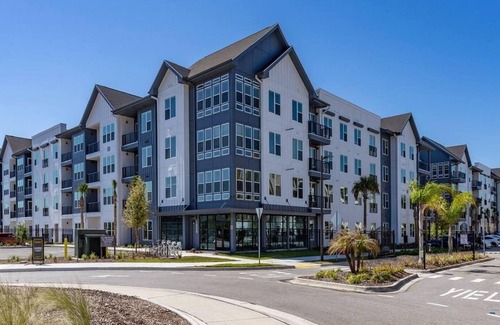 San Marco Apartment | Landing | Chic 2BD, Gym, Clubhouse