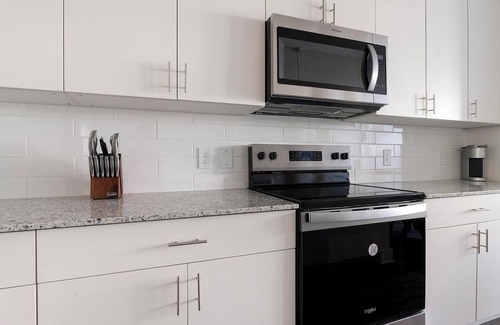 The Forum Apartment | Landing | Chic 2BD, Gym