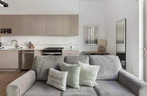 Spring Valley Apartment | Landing | Chic Studio, Pool, Gym