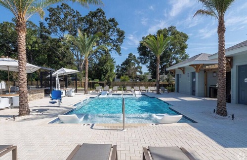 Bellview Apartment | Landing | Incredible 1BD, Pool, Gym