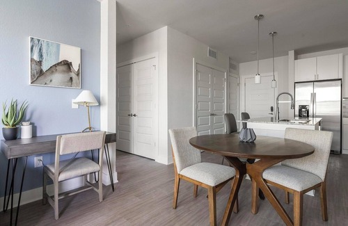 The Forum Apartment | Landing | Incredible 2BD, Gym