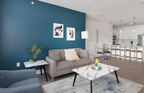 Athens Apartment | Landing | Incredible 2BD, Gym, Pool