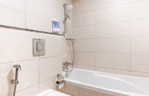 Mirdif Apartment | Landing Lane Family Suites, Studio Near DXB Airport