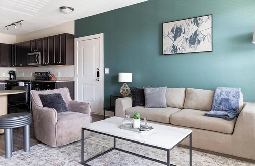 Gruene Apartment | Landing | Modern 1BD, Pool, Gym