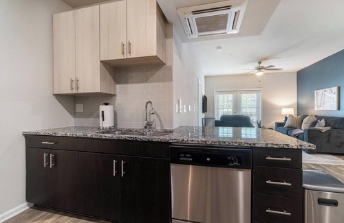 Charlotte Apartment | Landing | Modern 1BD, Clubhouse, Gym