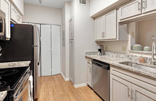 Lewisville Apartment | Landing | Modern 1BD, Gym