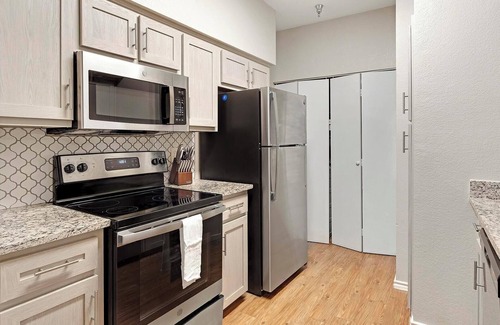 Lewisville Apartment | Landing | Modern 1BD, Gym