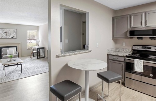 Huntsville Apartment | Landing | Modern 1BD, Pool, Clubhouse