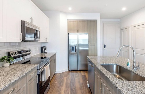 Fate Apartment | Landing | Modern 1BD, Pool, Clubhouse