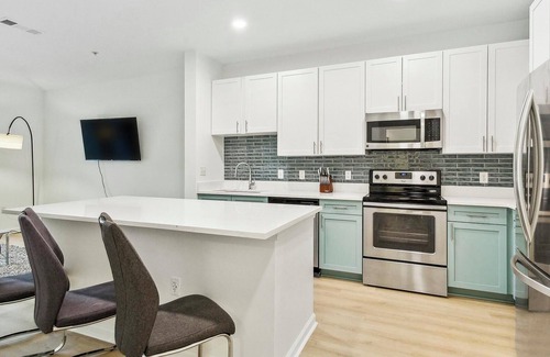 Eden Apartment | Landing | Modern 1BD, Pool, Yoga Studio