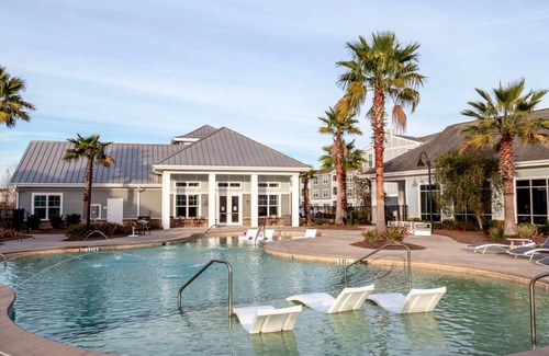 Eden Apartment | Landing | Modern 1BD, Pool, Yoga Studio