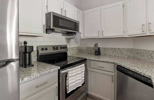 Stone Oak Apartment | Landing | Modern 1BD, Gym