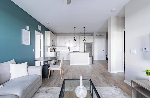 Kenton Apartment | Landing | Modern 2BD, Clubhouse, Gym