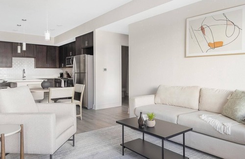 Palmetto Apartment | Landing | Modern 2BD, Clubhouse, Pool