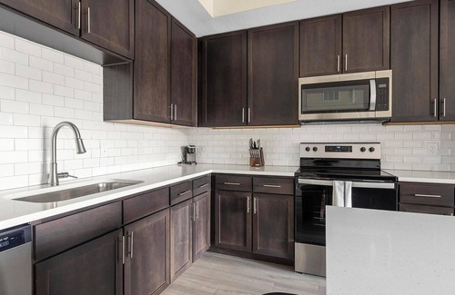 Palmetto Apartment | Landing | Modern 2BD, Clubhouse, Pool