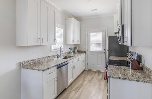 Huntsville Apartment | Landing | Modern 2BD, Gym, Clubhouse